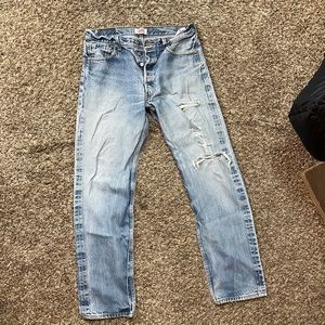 LEVIS 501 DISSTRESSED JEANS